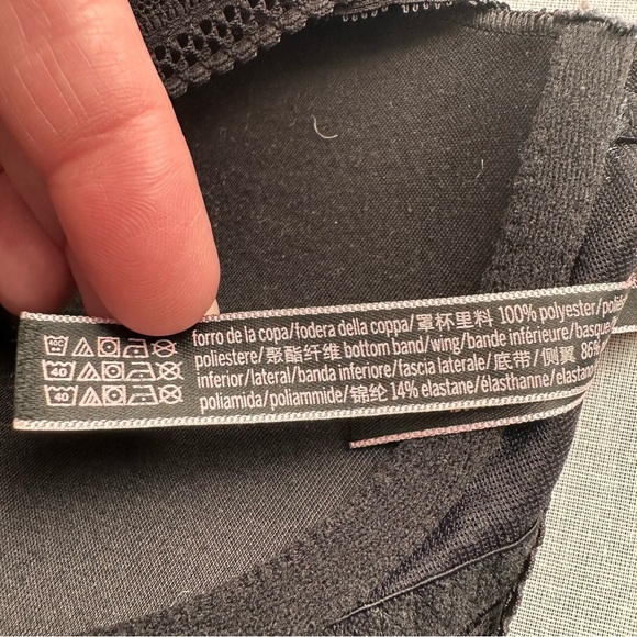 Victoria's Secret Black Bra Bralette with Racerback Design Size Medium - Picture 6 of 6